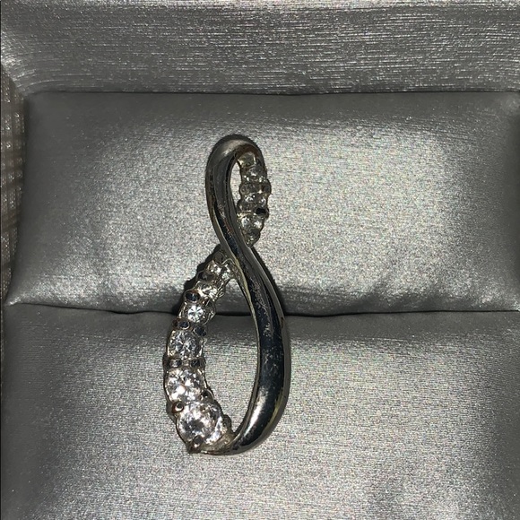 Infinity necklace - Picture 2 of 5